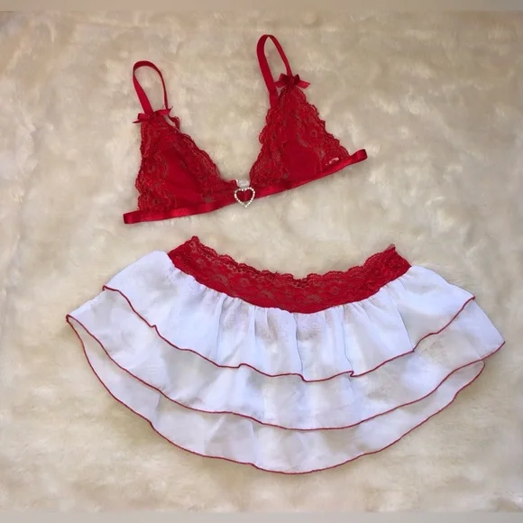 Lingerie Set - Picture 1 of 9